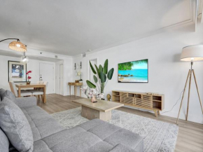 Comfortable Ocean View Condo Beach Service 1214